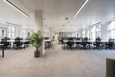 Office: 10 Throgmorton Ave, London, London, EC2N 2DL