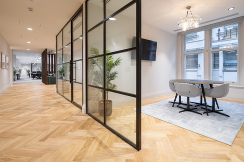 Office: 10 Throgmorton Ave, London, London, EC2N 2DL