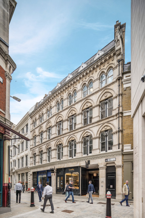 Office: 27 Lime St, London, London, EC3M 7HR