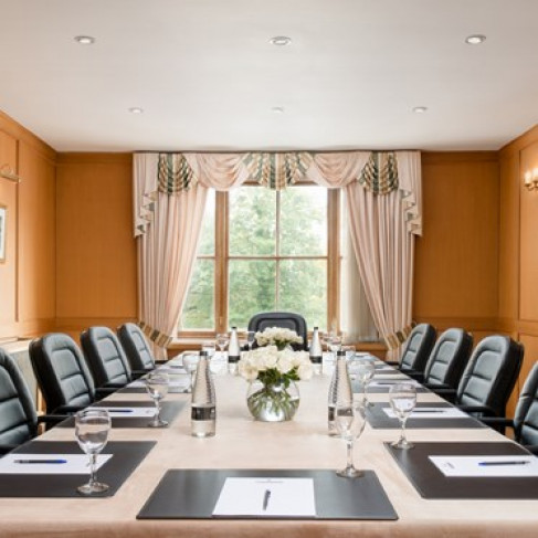 Office: Albany Business Centre, Albany House, Wokingham, RG40