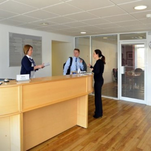 Office: Alloa Business Centre, Business Centre, Whins Road, Alloa, FK10