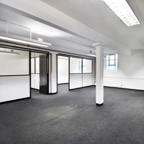 Office: Belgravia Workshops, Malborough Road, London, N19 4NF