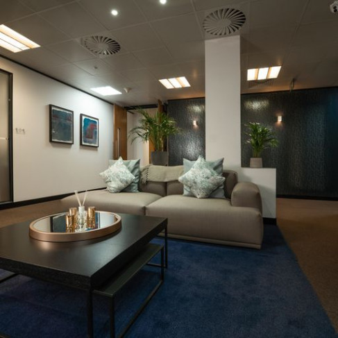 Office: Birchin Court, London, EC3V 9DU