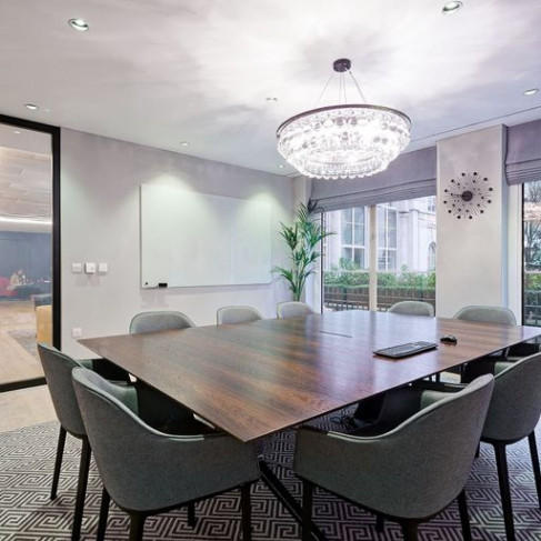 Office: Birchin Court, London, EC3V 9DU