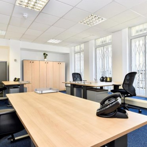 Office: Boston House, Wantage, Brentford, OX12