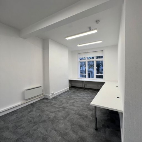 Office: Chelsea Chambers, 262a, Chelsea Chambers, London, SW10 9EL