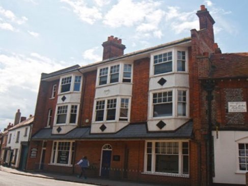 Chiltern Business Centre, Couching Street