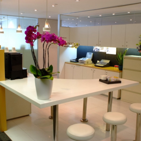 Office: Citic Square, Shanghai, 200041