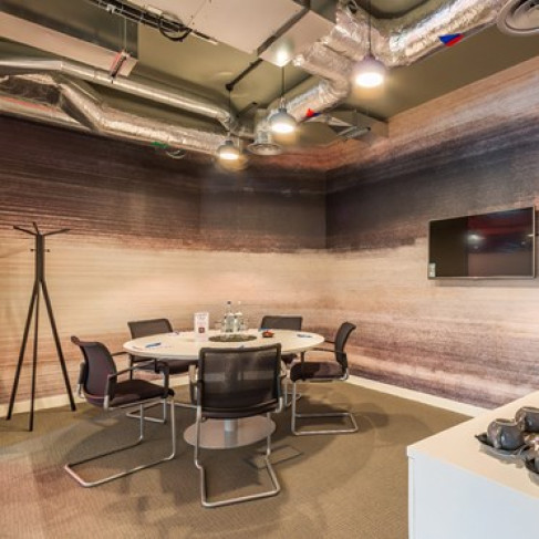 Office: City Road, London, EC1V