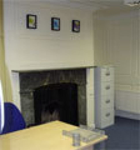 Office: Commonside Business Centre, Commonside West, Mitcham, CR4