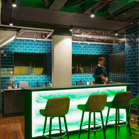 Office: Farringdon, 16 St John's Lane, London, EC1M 4bs 