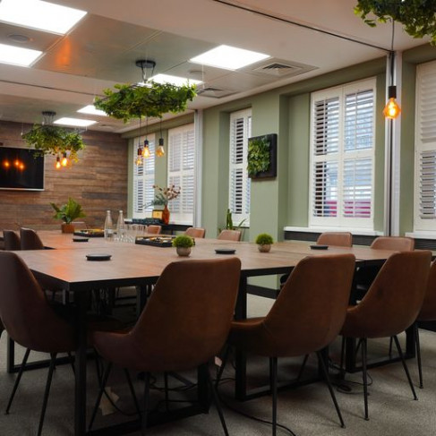 Office: Farringdon, 16 St John's Lane, London, EC1M 4bs 