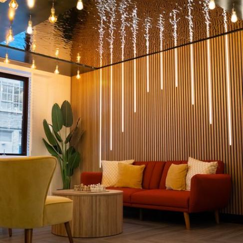 Office: Farringdon, 16 St John's Lane, London, EC1M 4bs 