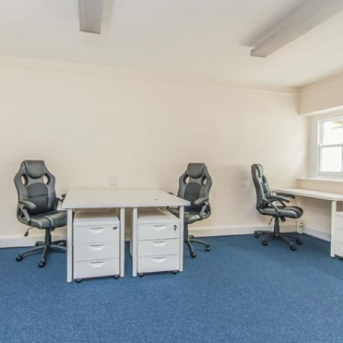 Office: George Street, Richmond, London, TW9