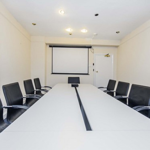 Office: George Street, Richmond, London, TW9
