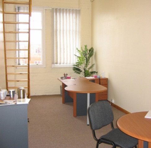 Office: Graphic House, Hinckley, LE10