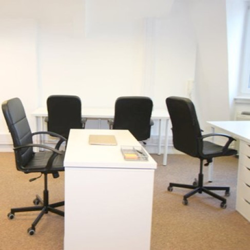 Office: Hind Court, Fleet Street, London, EC4A