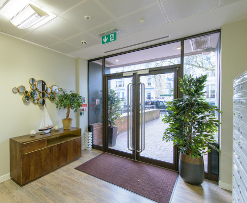 Office: Holland Street, Niddry Lodge, London, W8 7JB