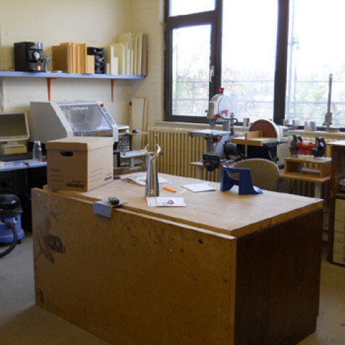 Office: Ingate Place, London, SW8