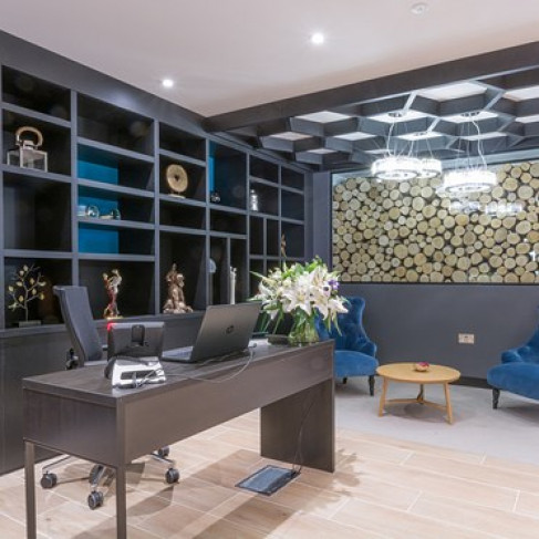 Office: Jewry Street, London, EC3N