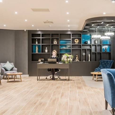 Office: Jewry Street, London, EC3N