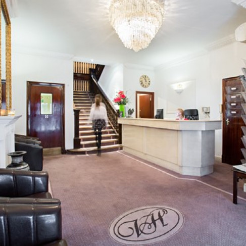 Office: Kensington Church Street, Vicarage House, London W8 4DB