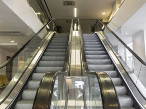 Office: King William Street, London, EC4N