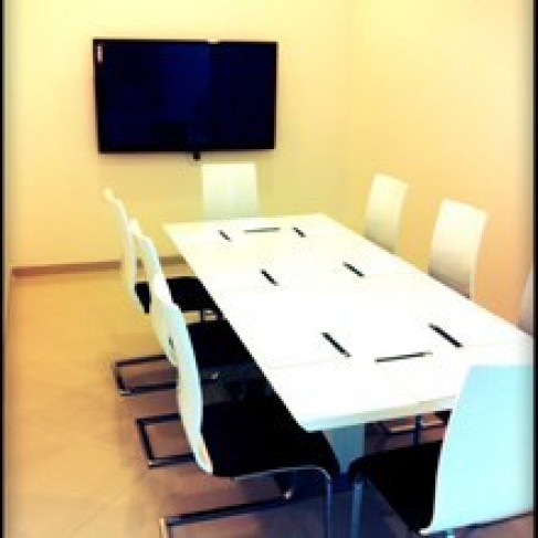 Office: Kings Road - 214, Jeddah, 21431