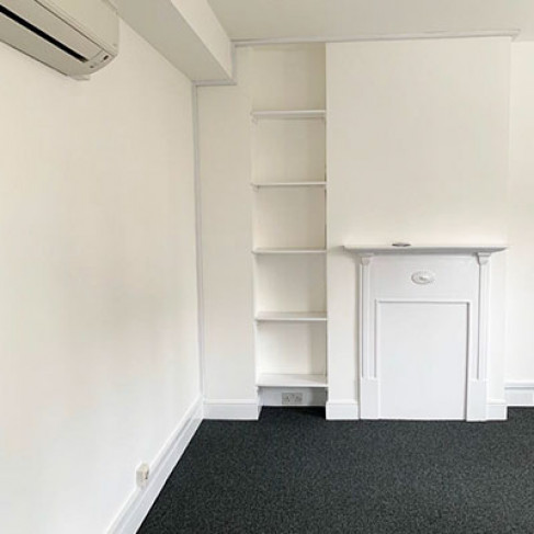 Office: King's Road, 559a King's Roa, London, SW6 2EB