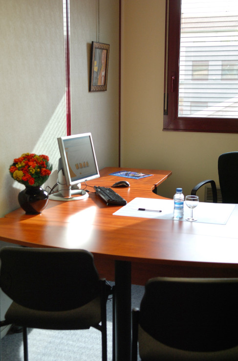 Office: Lyon, Rue Jules Vall, Villeurbanne, 69100
