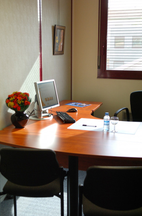 Office: Lyon, Rue Jules Vall, Villeurbanne, 69100