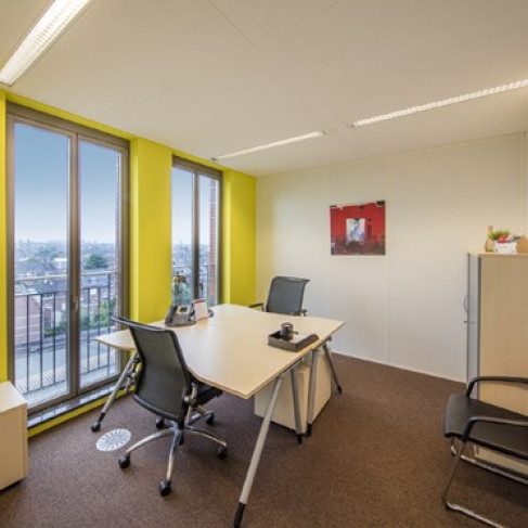Office: City Centre, Stationsplein 8-K, Maastricht, 6221 BT