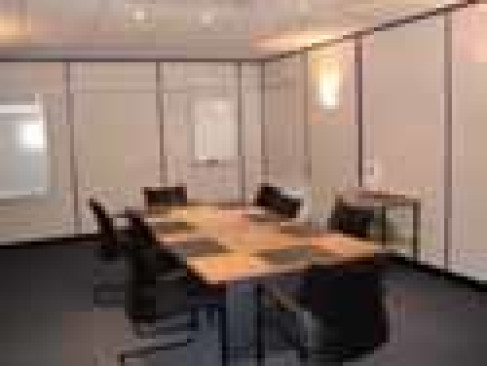 Office: Maxet House, Luton, LU1