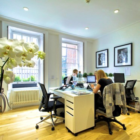 Office: Neal&rsquo;s Yard, Seven Dials, London, WC2H