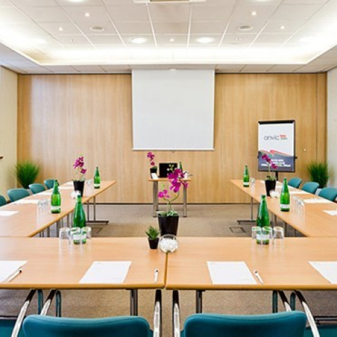 Office: Northbridge House, Elm Street Business Park, Burnley, BB10