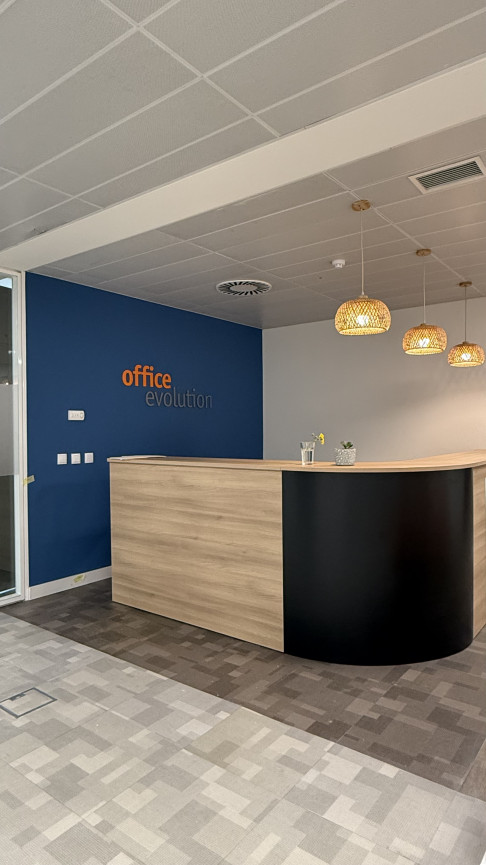 Office: Edif&iacute;cio, R. Soeiro Pereira Gomes andar 11, Lisboa, 1600-024