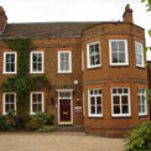 Office: Salisbury House Business Centre, Potters Bar, EN6