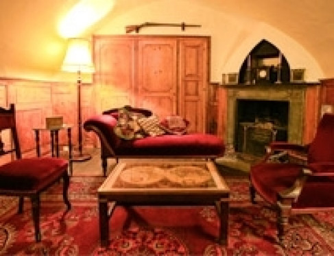 Office: Strelley Hall, Nottingham, NG8