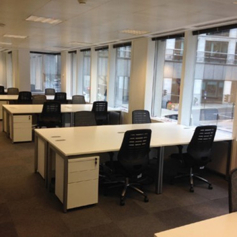 Office: Swan Lane, London, EC4R