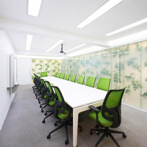 Office: Tai Cang Road, Shanghai, 200021