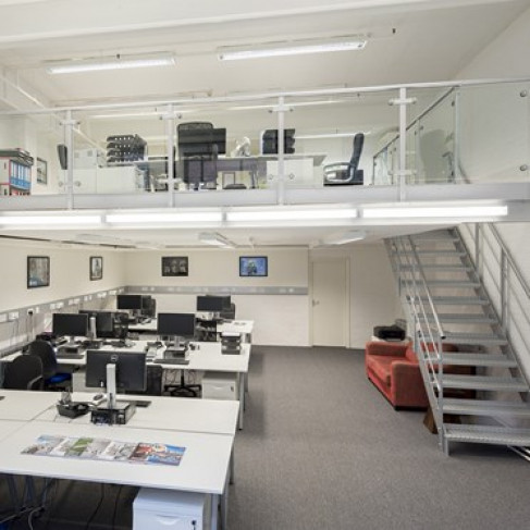 Office: The Finsbury Business Centre, Bowling Green Lane, London, EC1R
