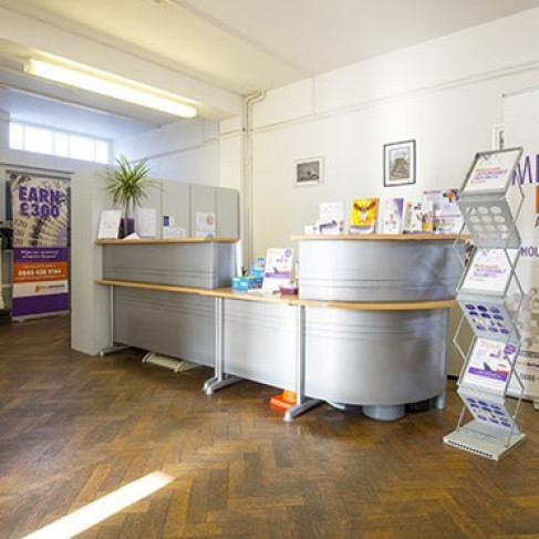 Office: The Knoll Business Centre, Hove, BN3
