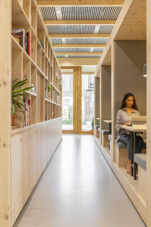 Office: Gare Maritime, Rue Picard&nbsp;7, bo&icirc;te&nbsp;100, Brussels, 1000