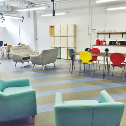 Office: Vesey Path, Poplar - E14, London, E146AQ