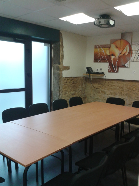 Office: Sur Saone, Rue Jean Moulin, Villefranche, 69400