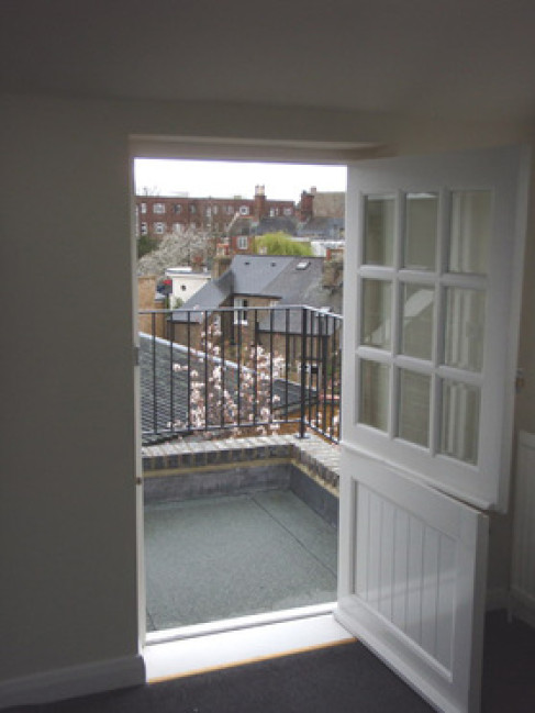 Office: West End House, Lower Richmond Road, London, SW14