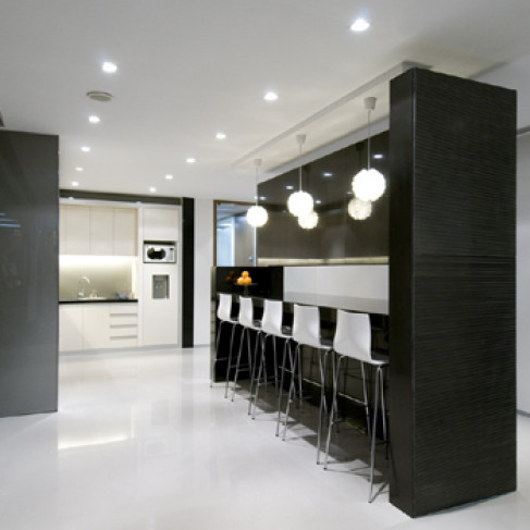Office: Yintai Centre, Beijing, 100022