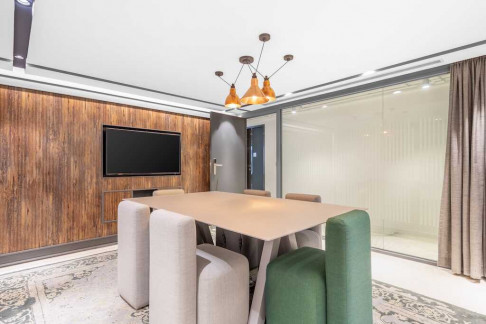 Office: 700 Nathan Road, Kowloon