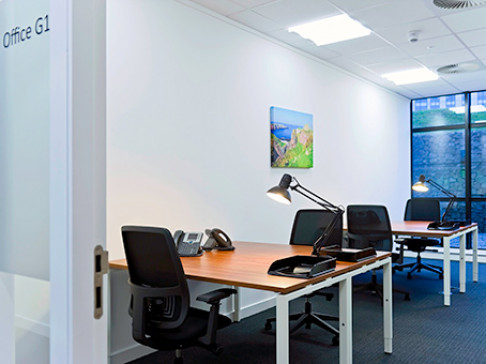 Office: Aberdeen Airport, Cirrus Building, 6 International Avenue, Aberdeen, AB21 0BH