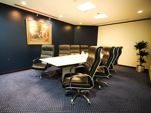 Office: Al Faisaliyah Centre, King Fahd Road, Riyadh